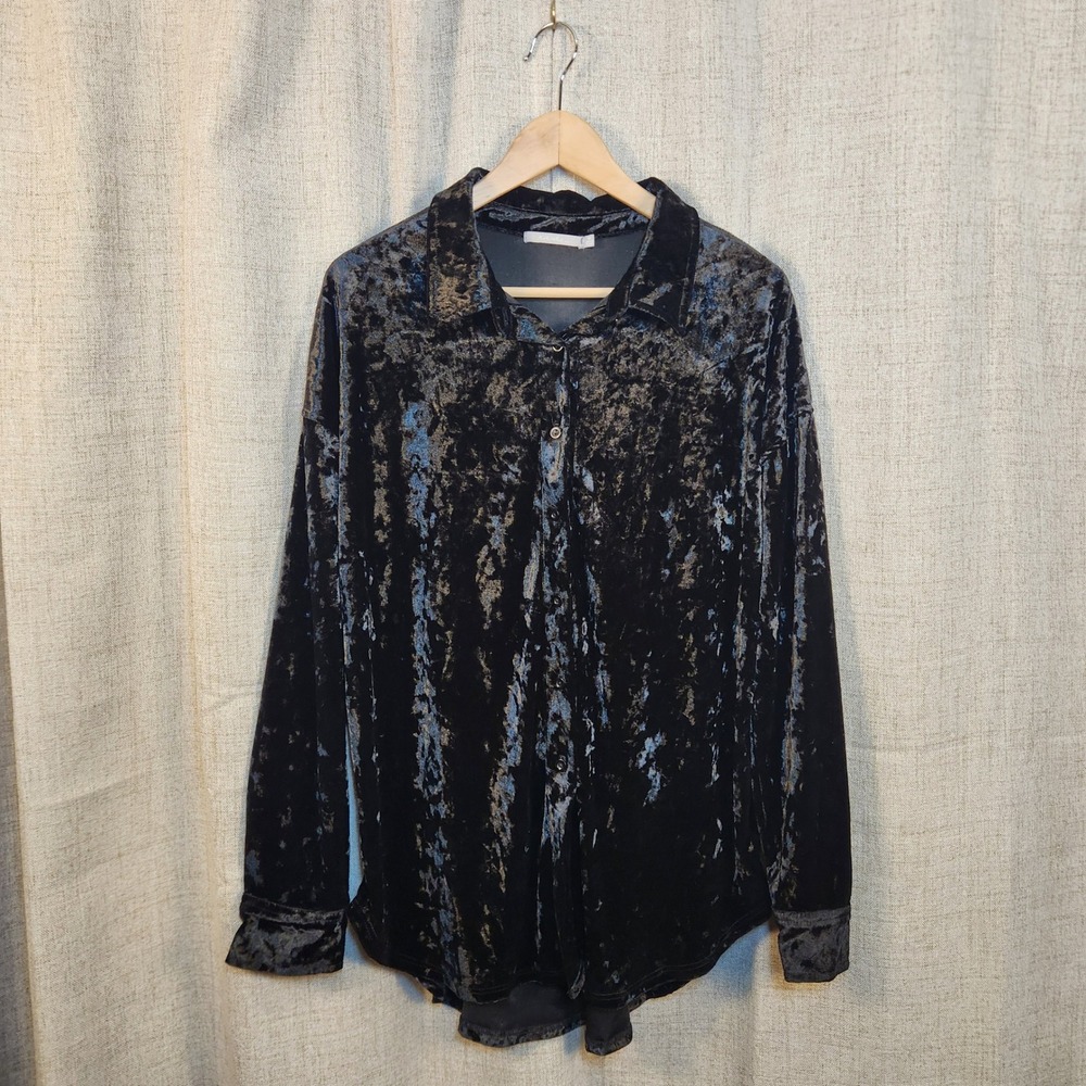Red By BKE Velvet Button Up Blouse Women's M Black Oversize Casual Holiday